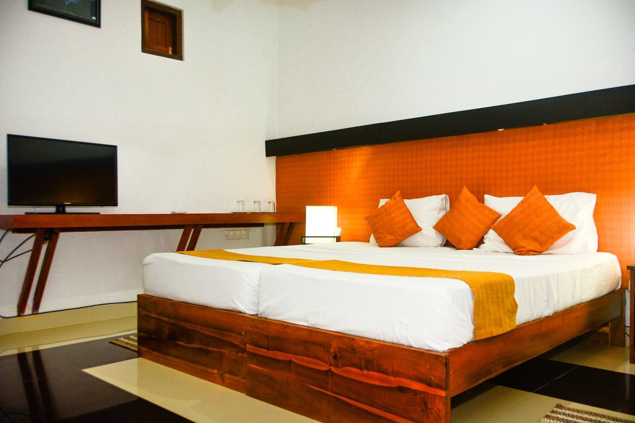 Rainbow Beach Hotel Негомбо Екстер'єр фото