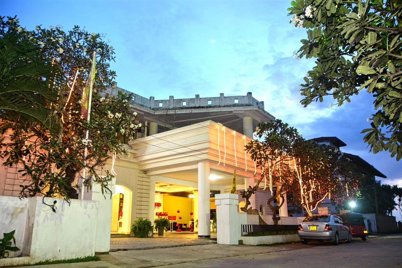 Rainbow Beach Hotel Негомбо Екстер'єр фото